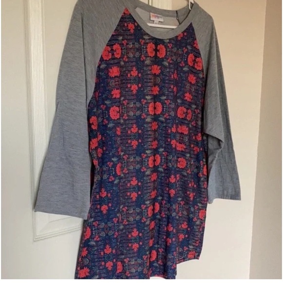 🦄 4/$20 LulaRoe Top Women Size 2XL Grey With Floral Print NWOT - Picture 5 of 6